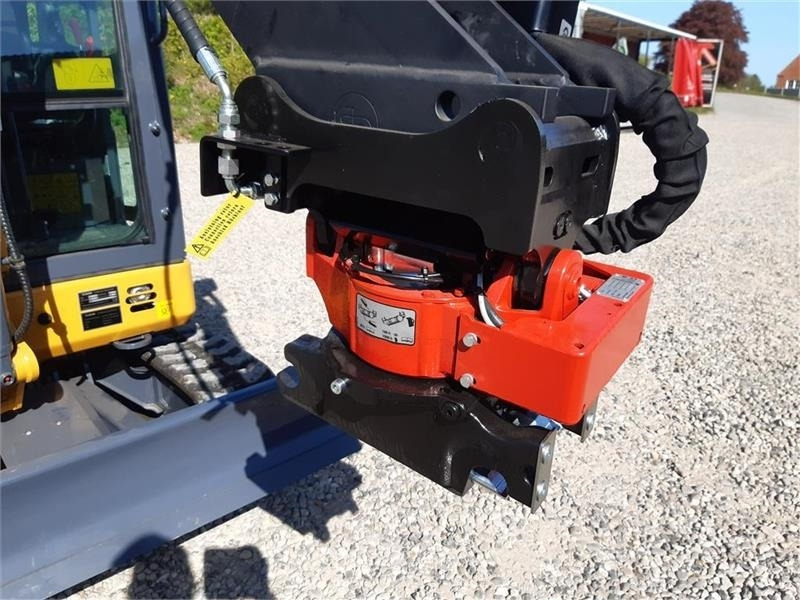 Locação financeira de XCMG xe27e med rototilt  XCMG xe27e med rototilt: foto 15