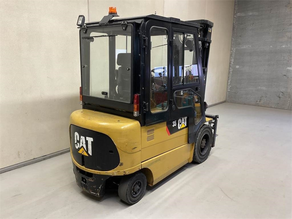 CAT EP35K-PAC - Empilhador elétrico: foto 2 CAT EP35K-PAC - Empilhador elétrico: foto 2