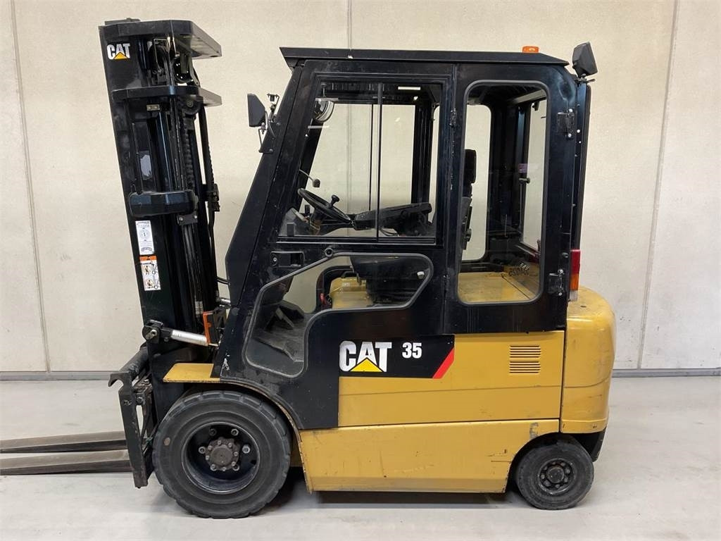CAT EP35K-PAC - Empilhador elétrico: foto 3 CAT EP35K-PAC - Empilhador elétrico: foto 3