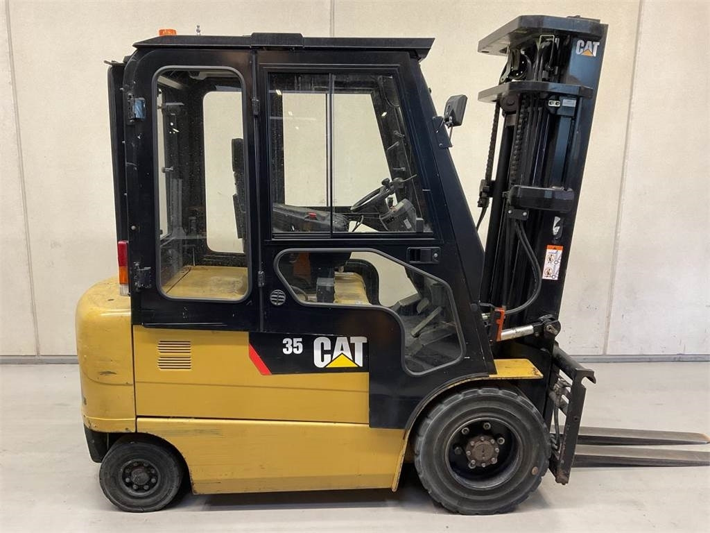 CAT EP35K-PAC - Empilhador elétrico: foto 1 CAT EP35K-PAC - Empilhador elétrico: foto 1