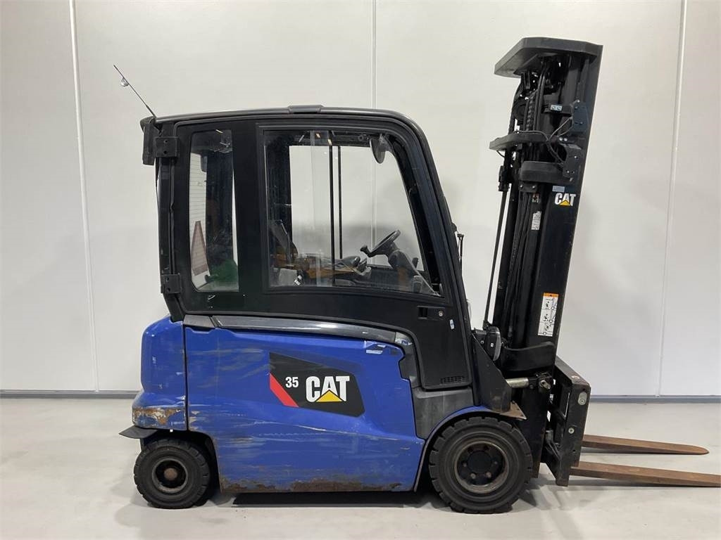 CAT EP35N - Empilhador elétrico: foto 1 CAT EP35N - Empilhador elétrico: foto 1