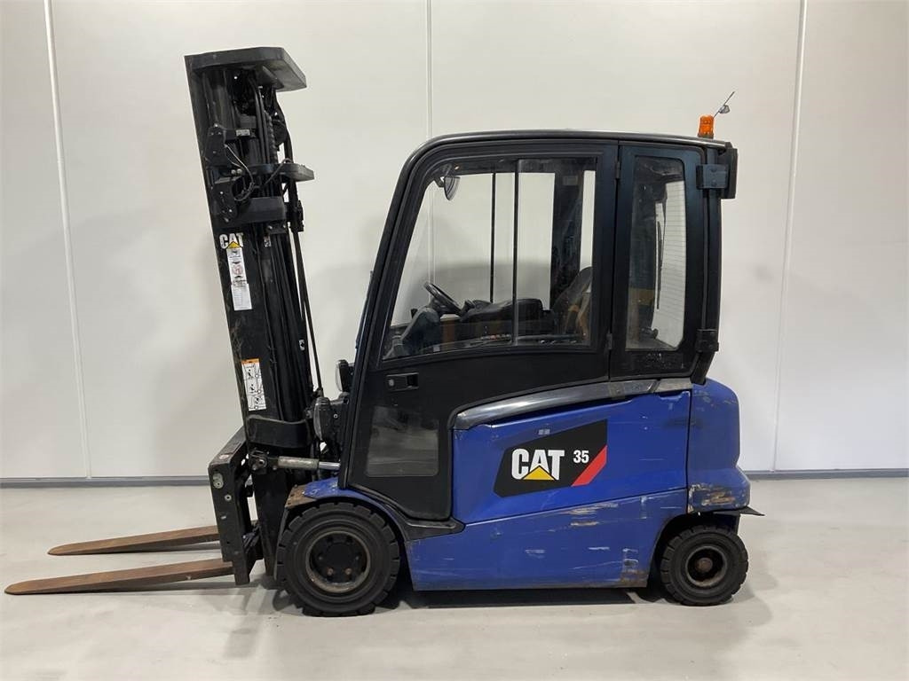 CAT EP35N - Empilhador elétrico: foto 3 CAT EP35N - Empilhador elétrico: foto 3