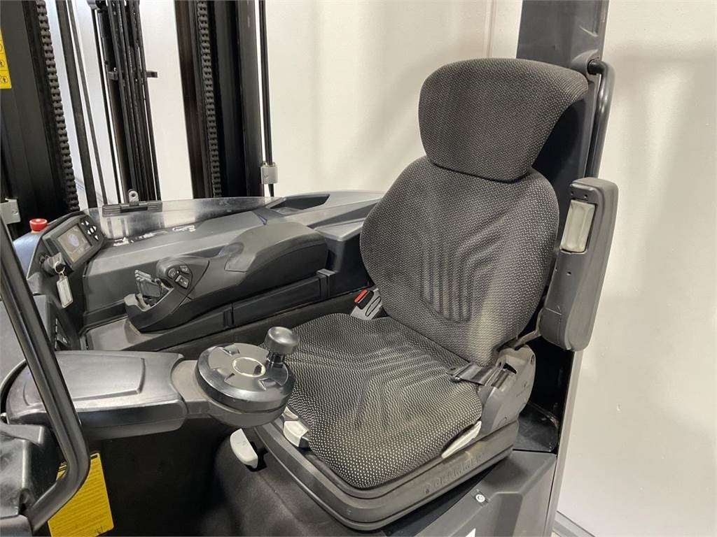 CAT NR16N2H - Empilhador retráctil: foto 5 CAT NR16N2H - Empilhador retráctil: foto 5