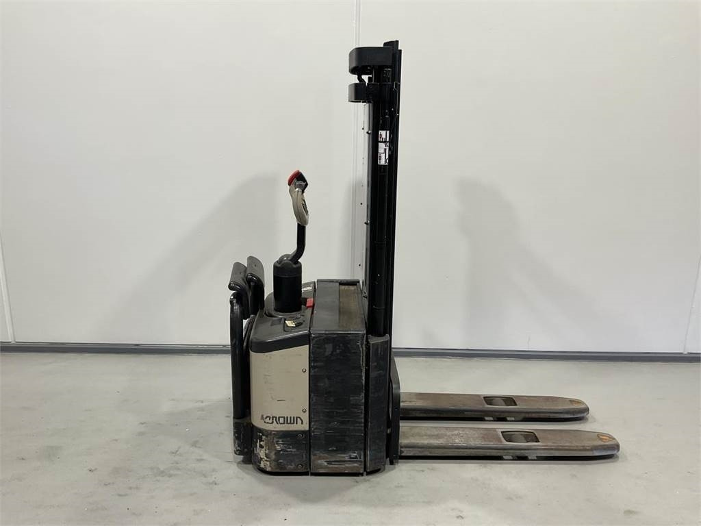 Crown WE2300S-1,25 TF - Stacker: foto 1 Crown WE2300S-1,25 TF - Stacker: foto 1