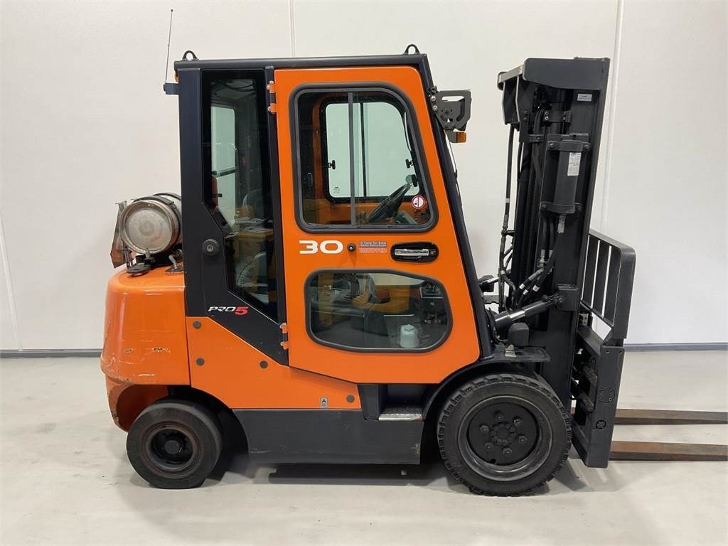 Doosan G30E-5 - Empilhador a gás: foto 1 Doosan G30E-5 - Empilhador a gás: foto 1