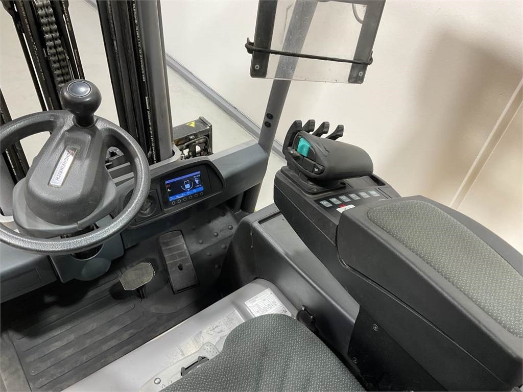 Empilhador elétrico Jungheinrich EFG 220 ZVG: foto 6 Empilhador elétrico Jungheinrich EFG 220 ZVG: foto 6