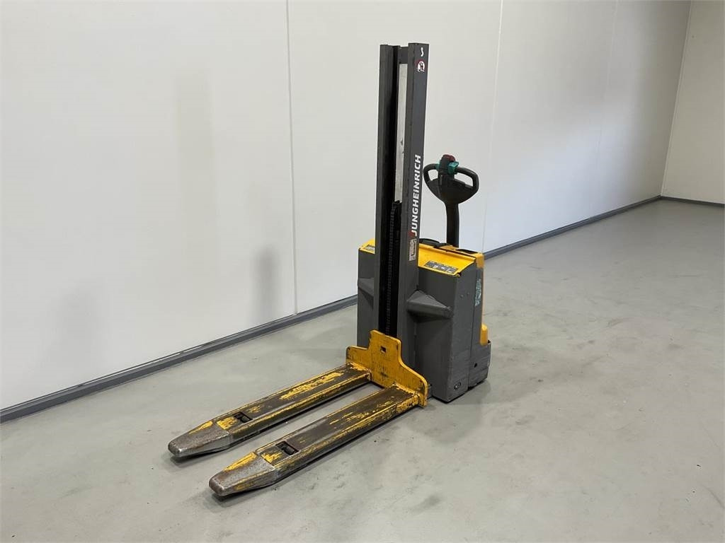 Jungheinrich EMD 118 - Stacker: foto 4 Jungheinrich EMD 118 - Stacker: foto 4