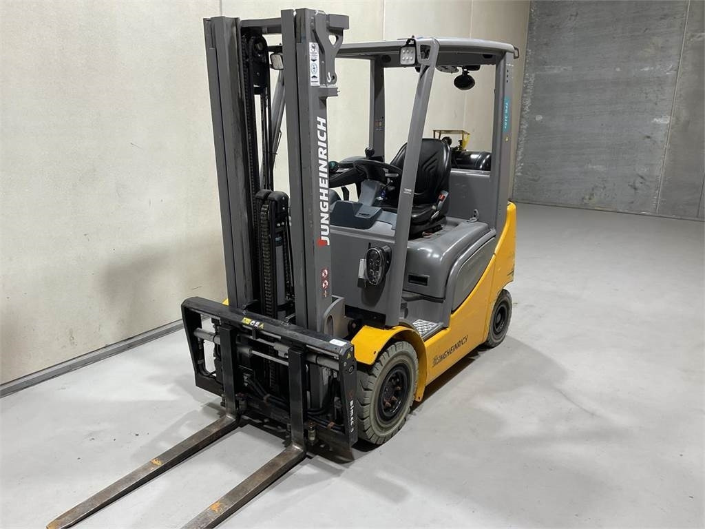 Jungheinrich TFG 316S - Empilhador a gás: foto 4 Jungheinrich TFG 316S - Empilhador a gás: foto 4