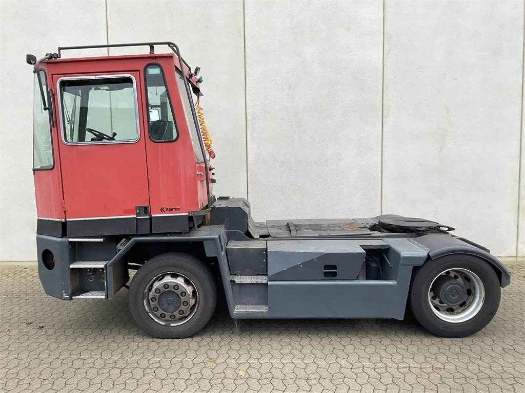 Kalmar TT2000 - Tractor de terminal: foto 3 Kalmar TT2000 - Tractor de terminal: foto 3