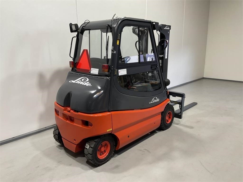 Linde E25P - 02 - Empilhador elétrico: foto 2 Linde E25P - 02 - Empilhador elétrico: foto 2