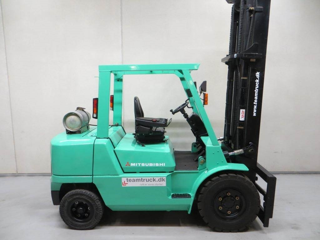 Mitsubishi FG45K2 - Empilhador a gás: foto 1 Mitsubishi FG45K2 - Empilhador a gás: foto 1