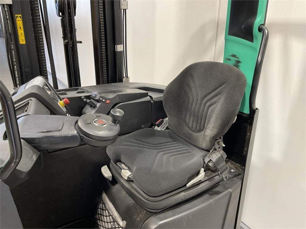 Mitsubishi RB16NH - Empilhador retráctil: foto 5 Mitsubishi RB16NH - Empilhador retráctil: foto 5