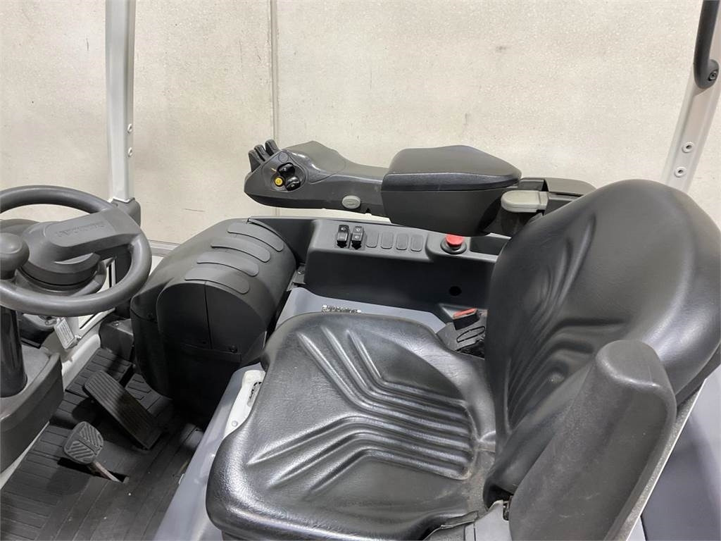 Nissan TX3-16 - Empilhador elétrico: foto 3 Nissan TX3-16 - Empilhador elétrico: foto 3