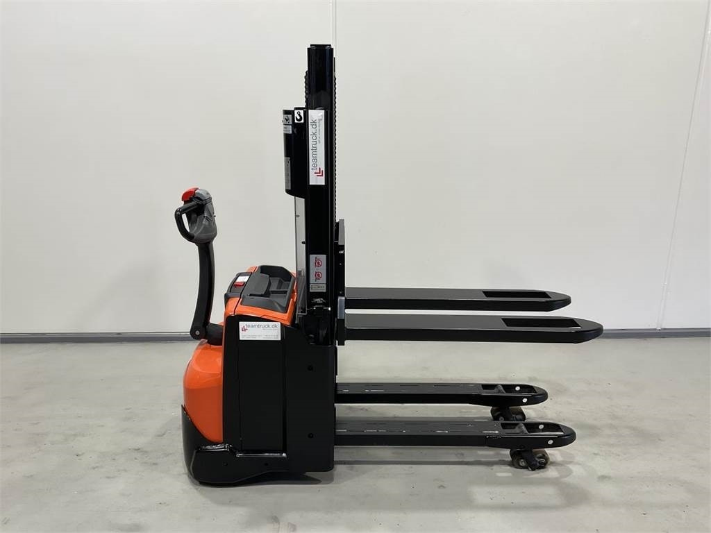 Toyota SWE200D - Stacker: foto 1 Toyota SWE200D - Stacker: foto 1