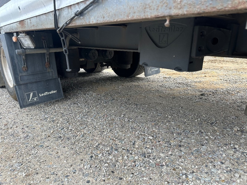 Lecitrailer Mega trailer with hydraulic roof / Poultry trailer - Semi-reboque transporte de gado: foto 5 Lecitrailer Mega trailer with hydraulic roof / Poultry trailer - Semi-reboque transporte de gado: foto 5