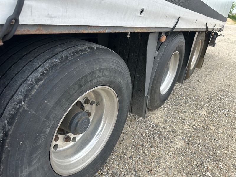 Lecitrailer Mega trailer with hydraulic roof / Poultry trailer - Semi-reboque transporte de gado: foto 4 Lecitrailer Mega trailer with hydraulic roof / Poultry trailer - Semi-reboque transporte de gado: foto 4
