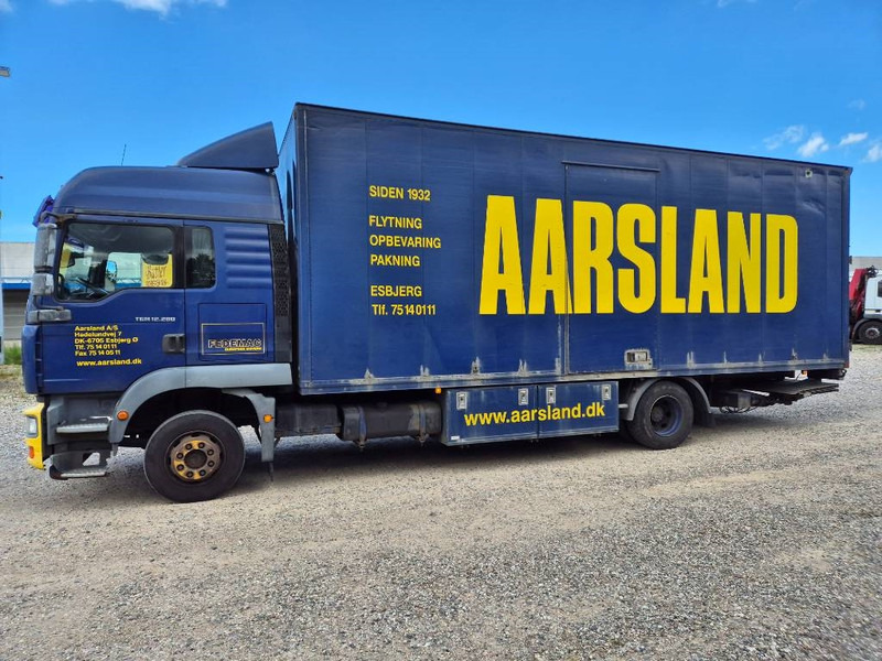 MAN TGM 12.280 // Lift // Sideopening - Camião furgão: foto 2 MAN TGM 12.280 // Lift // Sideopening - Camião furgão: foto 2