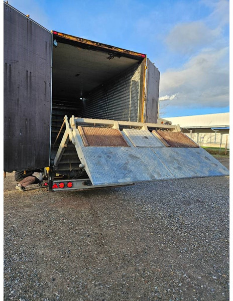Montracon Racing// machinetrailer // Living area - Semi-reboque baixa: foto 1 Montracon Racing// machinetrailer // Living area - Semi-reboque baixa: foto 1