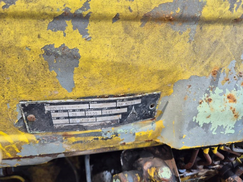 Pá carregadora de rodas O & K L15 With bucket and quickshift: foto 16