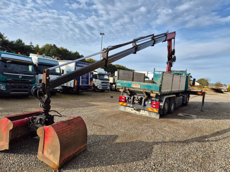 Scania P450 6x2/4 // HMF 2223 K4 // 3-way tip - Camião grua: foto 3 Scania P450 6x2/4 // HMF 2223 K4 // 3-way tip - Camião grua: foto 3