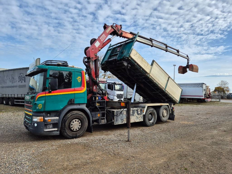 Scania P450 6x2/4 // HMF 2223 K4 // 3-way tip - Camião grua: foto 4 Scania P450 6x2/4 // HMF 2223 K4 // 3-way tip - Camião grua: foto 4