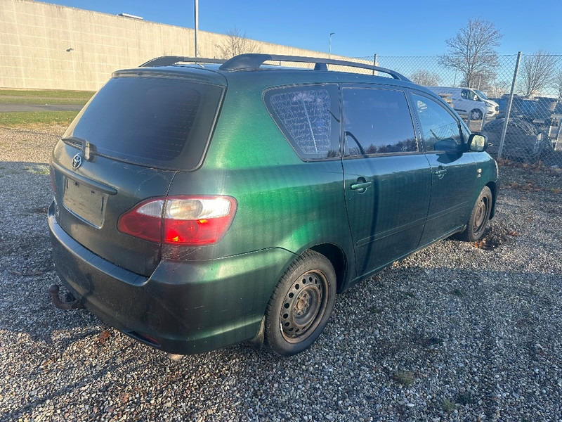 Toyota Avensis Verso 2.0D Sportsvan - Carrinha de contentor: foto 4 Toyota Avensis Verso 2.0D Sportsvan - Carrinha de contentor: foto 4