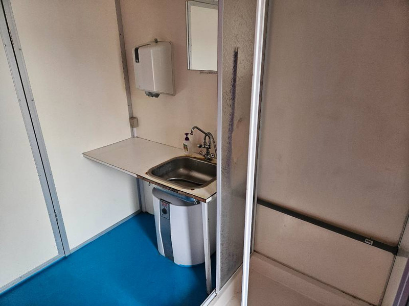 Reboque furgão VA 1300 kg Toilet/Bad/omklædning/spiserum: foto 16