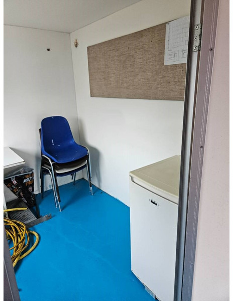 Reboque furgão VA 1300 kg Toilet/Bad/omklædning/spiserum: foto 15