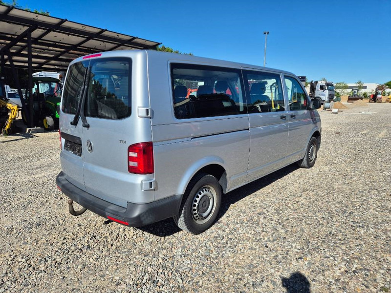 Volkswagen Transporter 2,0 TDi 102 Kombi lang 4d 9 prs - Automóvel: foto 4 Volkswagen Transporter 2,0 TDi 102 Kombi lang 4d 9 prs - Automóvel: foto 4