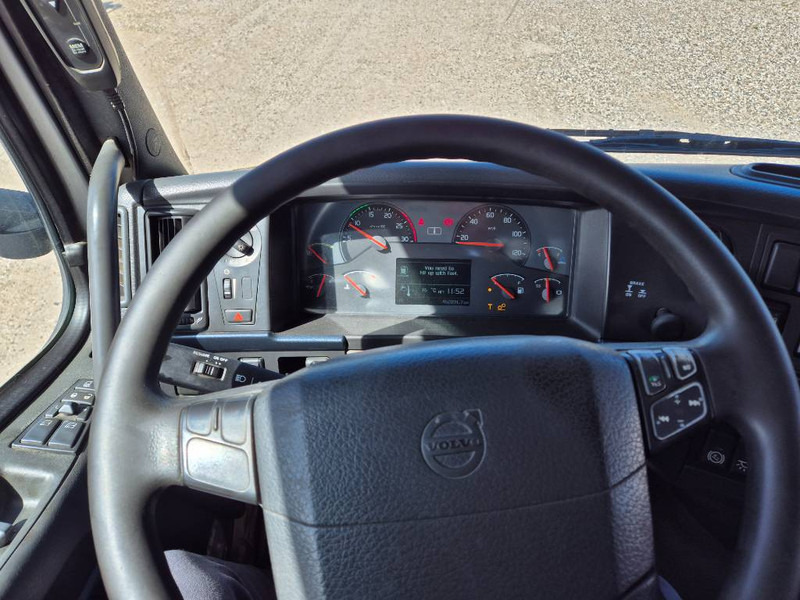 Locação financeira de Volvo FH 460 8x2/4 //Hiab 166 E-4// 3 way tip Volvo FH 460 8x2/4 //Hiab 166 E-4// 3 way tip: foto 19