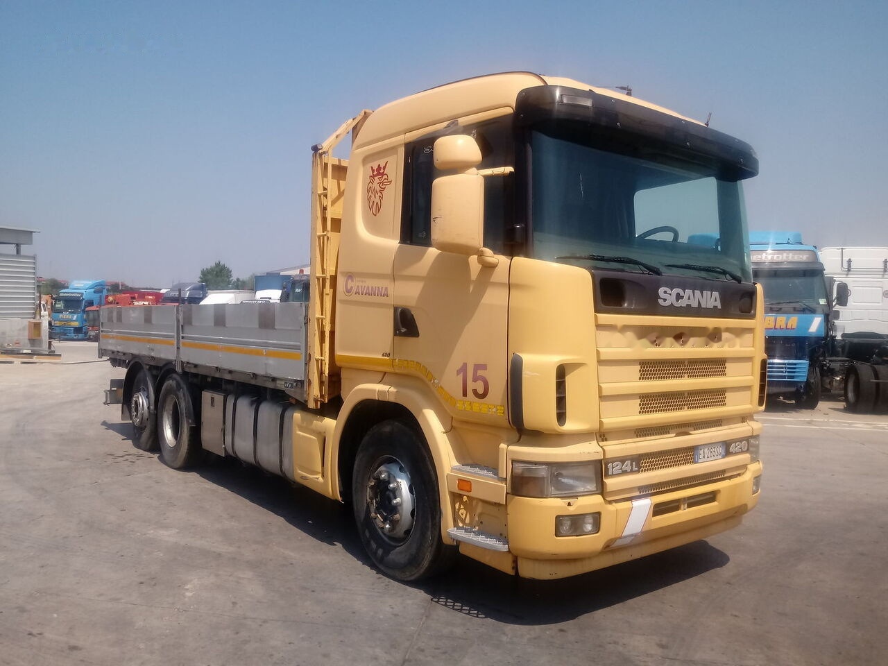 Scania 124 LB 420 - Camião de caixa aberta/ Plataforma: foto 2 Scania 124 LB 420 - Camião de caixa aberta/ Plataforma: foto 2