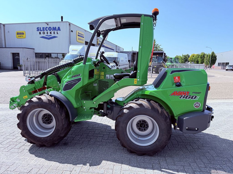 Avant 860i TDL + 1900kg 3.5 mtr 30km/h - Pá carregadora de rodas: foto 1 Avant 860i TDL + 1900kg 3.5 mtr 30km/h - Pá carregadora de rodas: foto 1