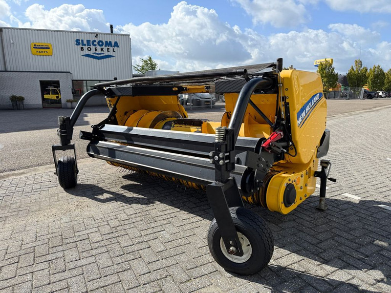 New Holland 300FPE Gras Pickup - Colheitadeira: foto 1 New Holland 300FPE Gras Pickup - Colheitadeira: foto 1