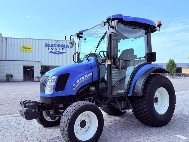 New Holland Boomer 45D Easy Drive - Trator: foto 1 New Holland Boomer 45D Easy Drive - Trator: foto 1