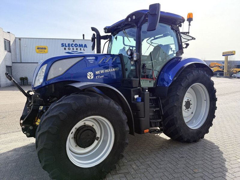 New Holland T7.225 AC Stage V Blue Power - Trator: foto 1 New Holland T7.225 AC Stage V Blue Power - Trator: foto 1