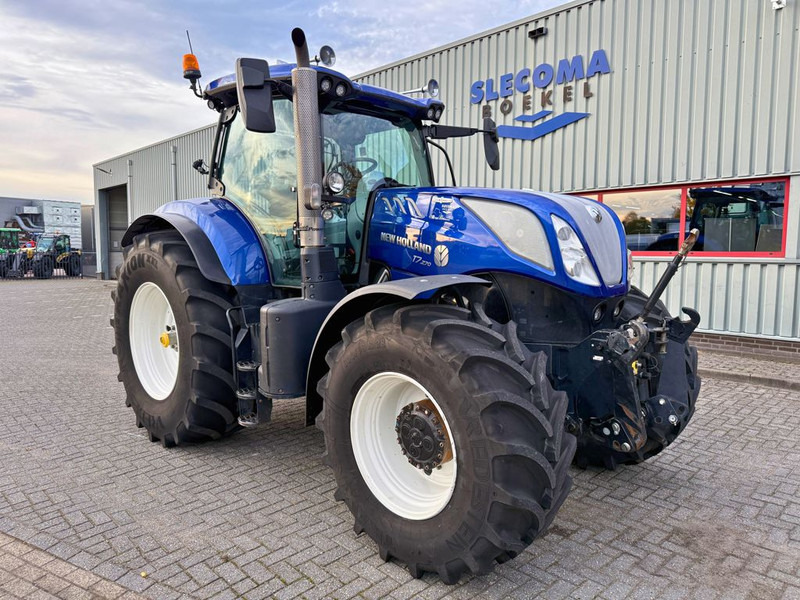 New Holland T7.270 AC 10 Years Blue Power Edition - Trator: foto 4 New Holland T7.270 AC 10 Years Blue Power Edition - Trator: foto 4