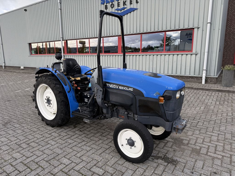 New Holland TN65V Smalspoortrekker - Mini trator: foto 4 New Holland TN65V Smalspoortrekker - Mini trator: foto 4
