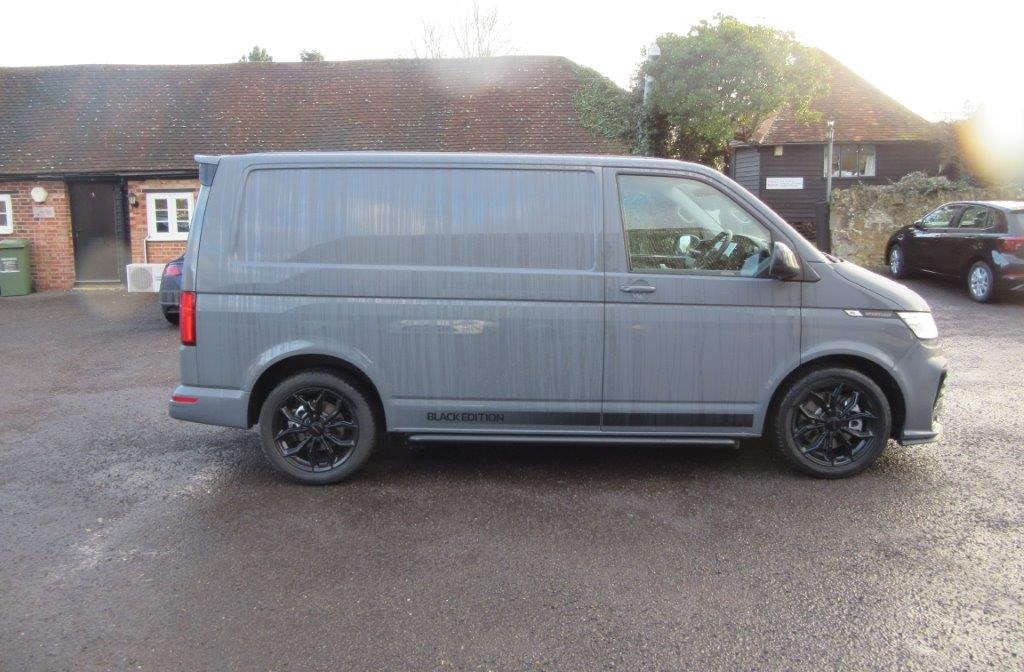Furgão novo 2025 Volkswagen Transporter Black Edition 2.0 BiDI 204 Sportline: foto 11