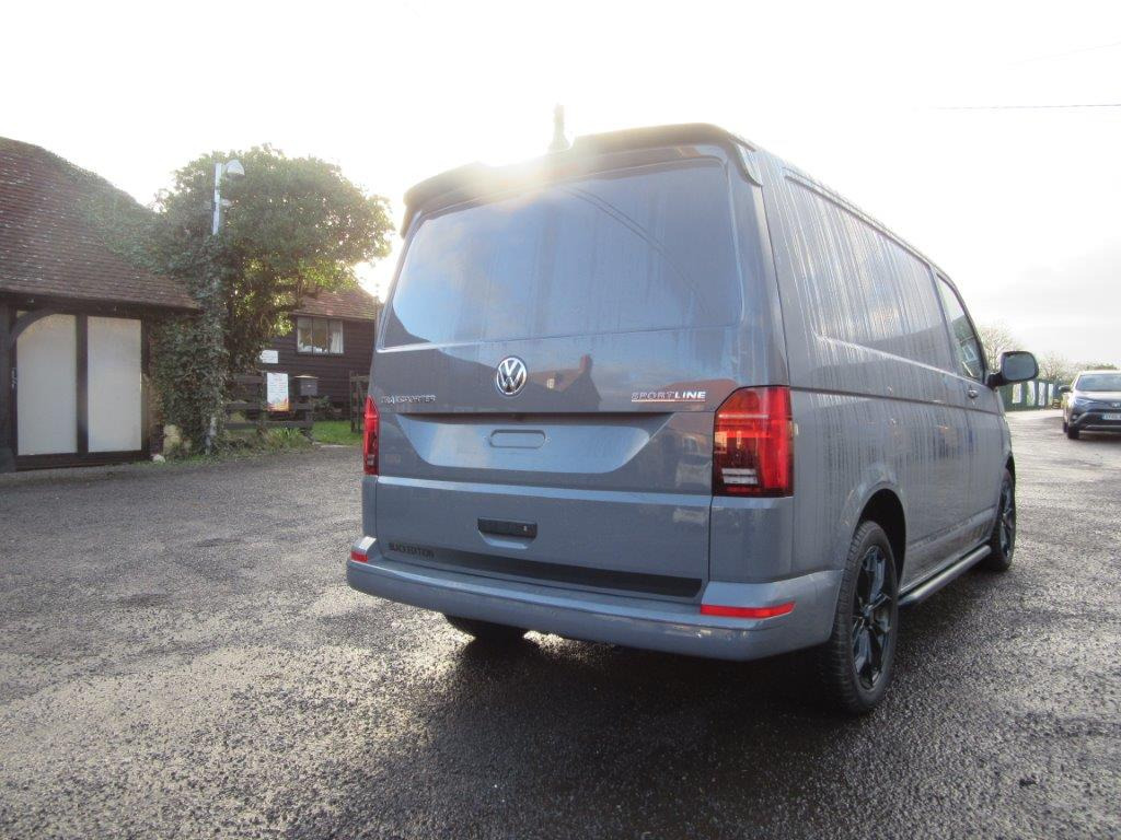 Furgão novo 2025 Volkswagen Transporter Black Edition 2.0 BiDI 204 Sportline: foto 7