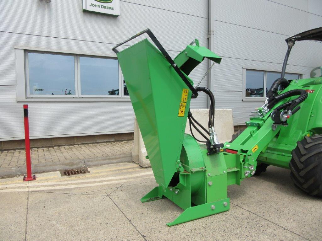 AVANT WOOD CHIPPER CH100 - Carregadora articulada: foto 1 AVANT WOOD CHIPPER CH100 - Carregadora articulada: foto 1