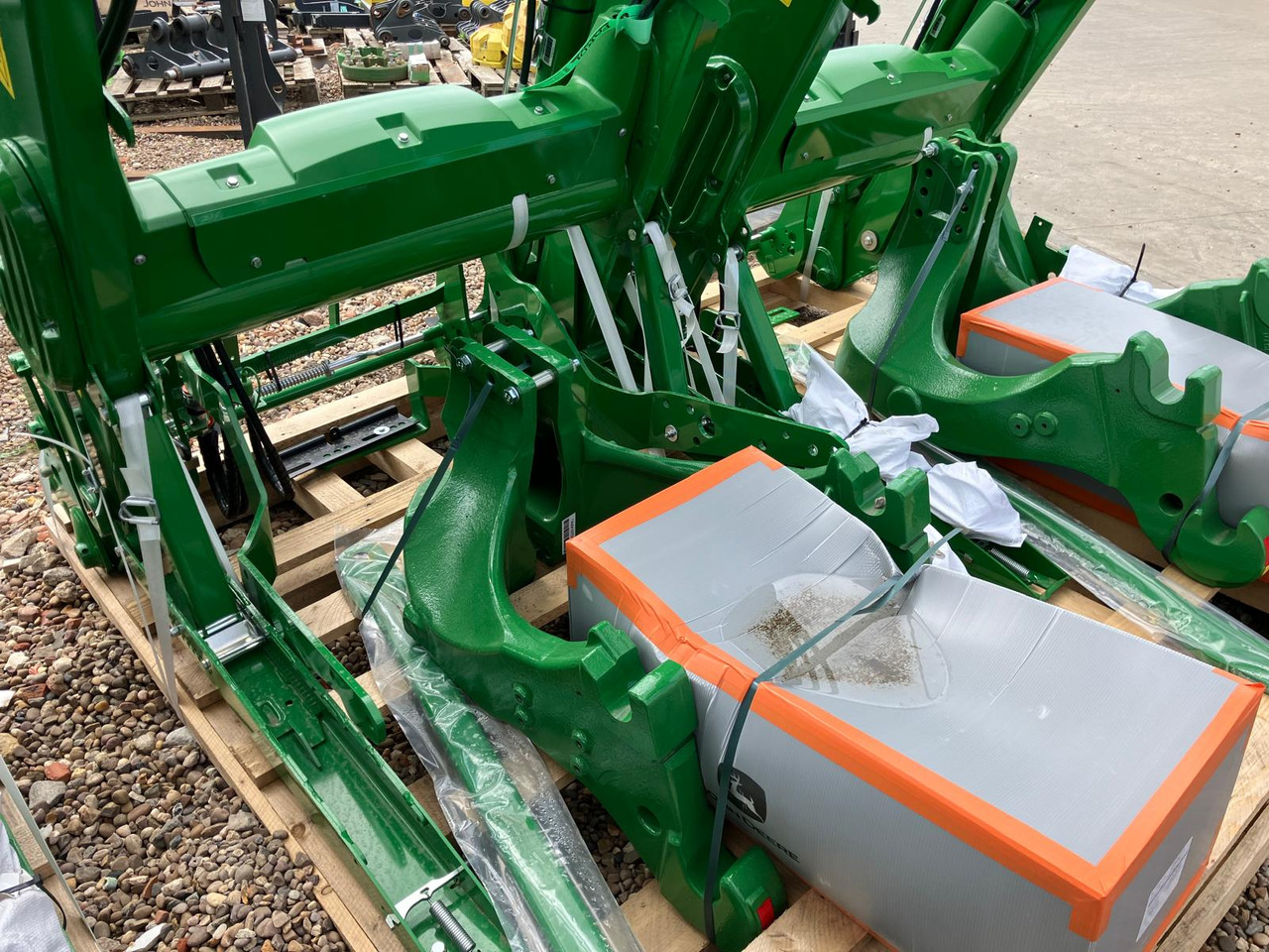 John Deere 643R Loader and Brackets - Equipamento: foto 2 John Deere 643R Loader and Brackets - Equipamento: foto 2