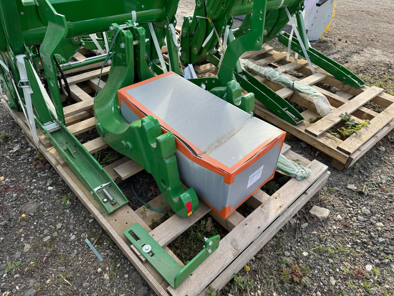 John Deere 643R Loader and brackets - Equipamento: foto 5 John Deere 643R Loader and brackets - Equipamento: foto 5