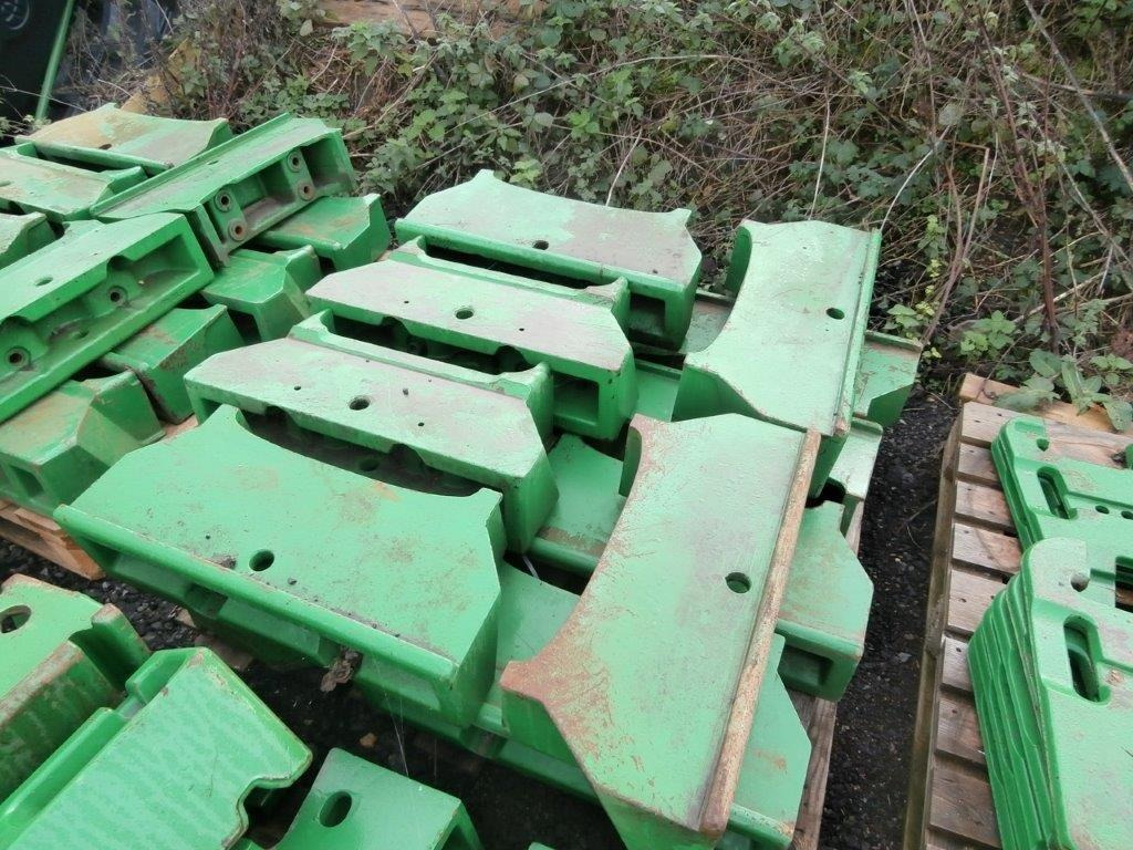 John Deere Front weight carriers - Equipamento: foto 1 John Deere Front weight carriers - Equipamento: foto 1