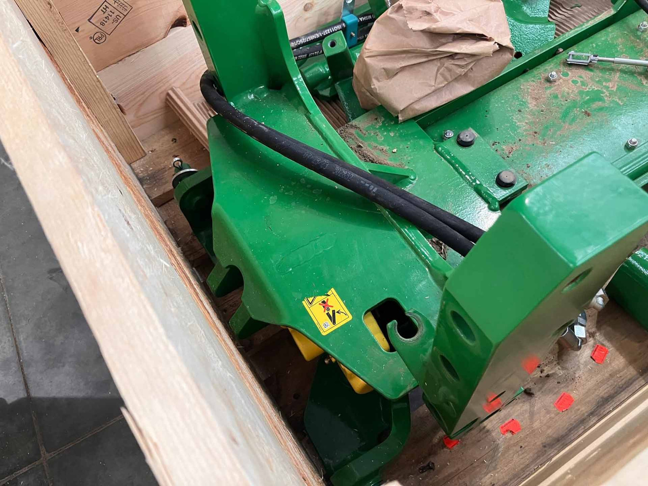 Used John Deere 8R Pick Up Hitch - Equipamento: foto 4 Used John Deere 8R Pick Up Hitch - Equipamento: foto 4