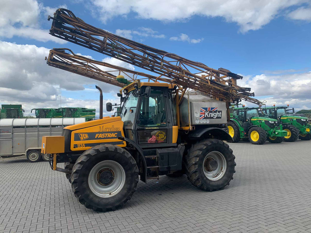 Locação financeira de  JCB 1135 Fast and Knight 24MTR Demount Sprayer JCB 1135 Fast and Knight 24MTR Demount Sprayer: foto 8