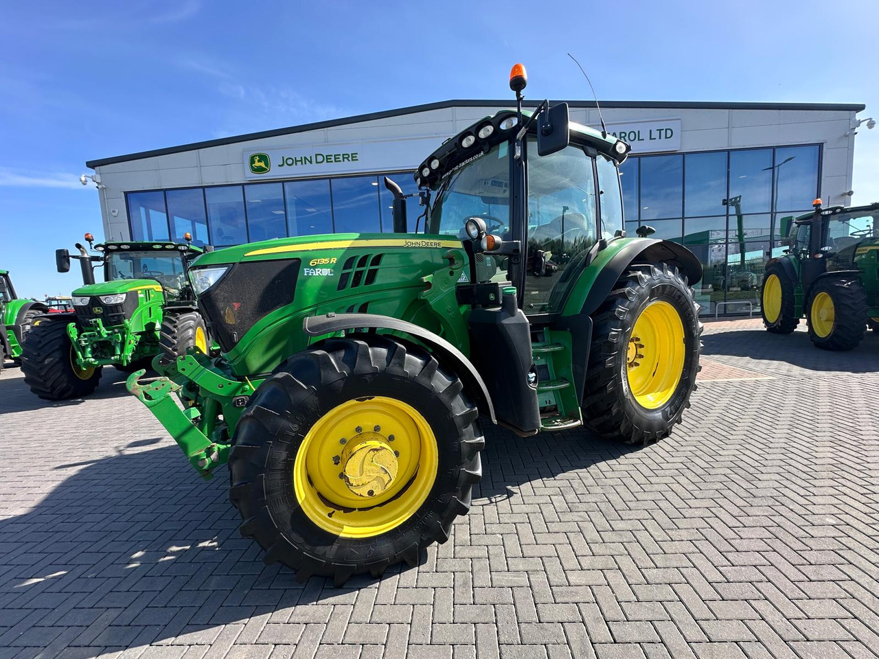 JOHN DEERE 6135R - Trator: foto 4 JOHN DEERE 6135R - Trator: foto 4