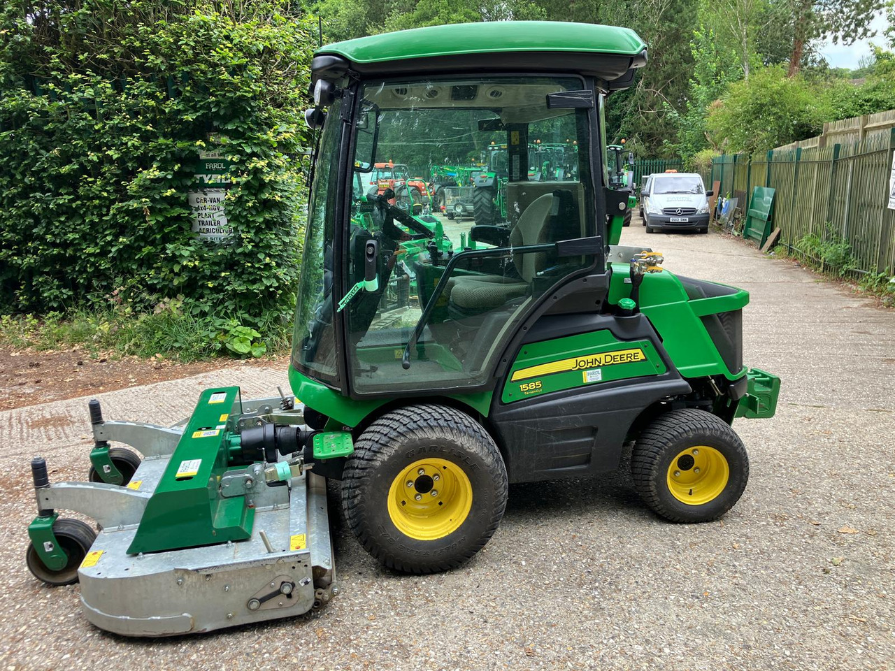 John Deere 1585 out front mower - Cortador de grama: foto 4 John Deere 1585 out front mower - Cortador de grama: foto 4