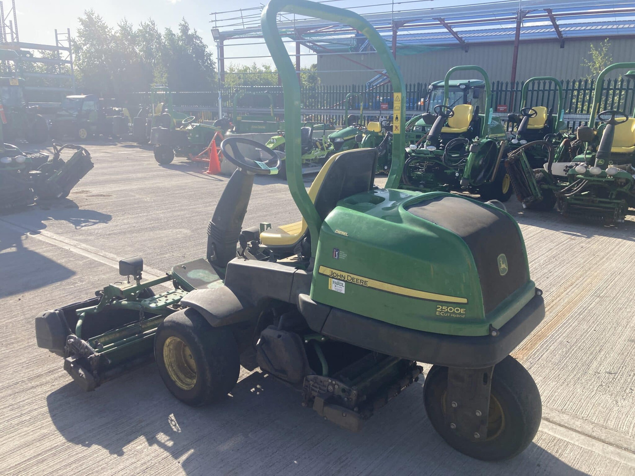 John Deere 2500EH greens triple mower - Cortador de grama: foto 3 John Deere 2500EH greens triple mower - Cortador de grama: foto 3