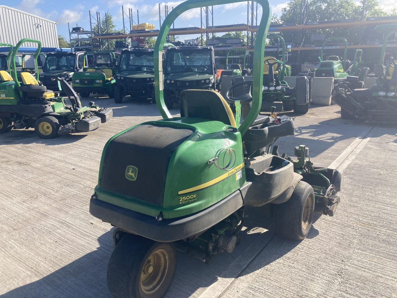 John Deere 2500EH greens triple mower - Cortador de grama: foto 5 John Deere 2500EH greens triple mower - Cortador de grama: foto 5