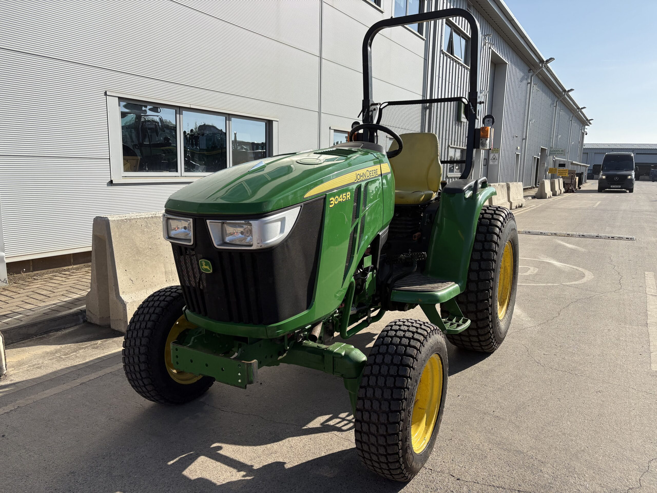 John Deere 3045R Compact Tractor - Mini trator: foto 2 John Deere 3045R Compact Tractor - Mini trator: foto 2